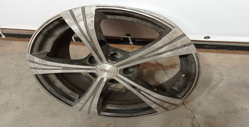 Right front Rim VOLKSWAGEN Passat (3C2) Imagem-1