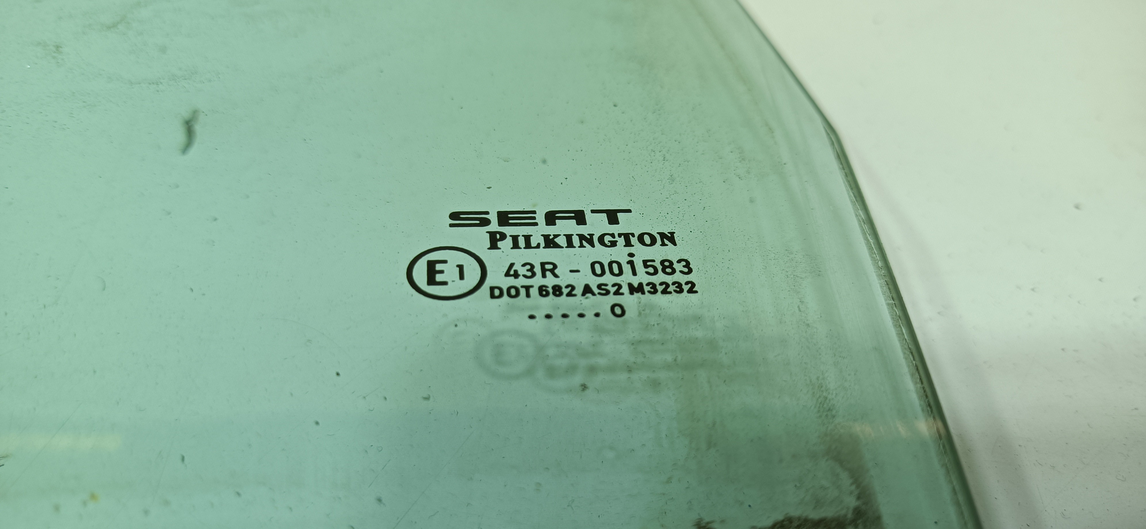 Vetro porta posteriore sinistra SEAT Leon (1P1) Imagem-1