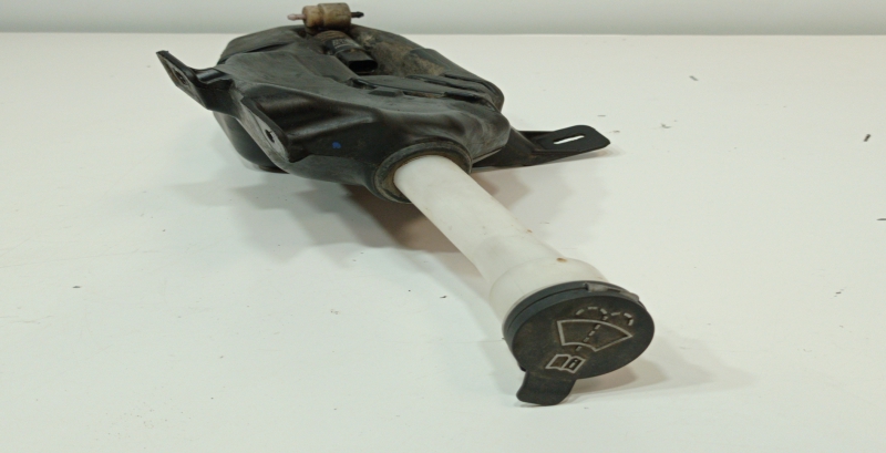 Windshield washer tank OPEL Astra J Imagem-2