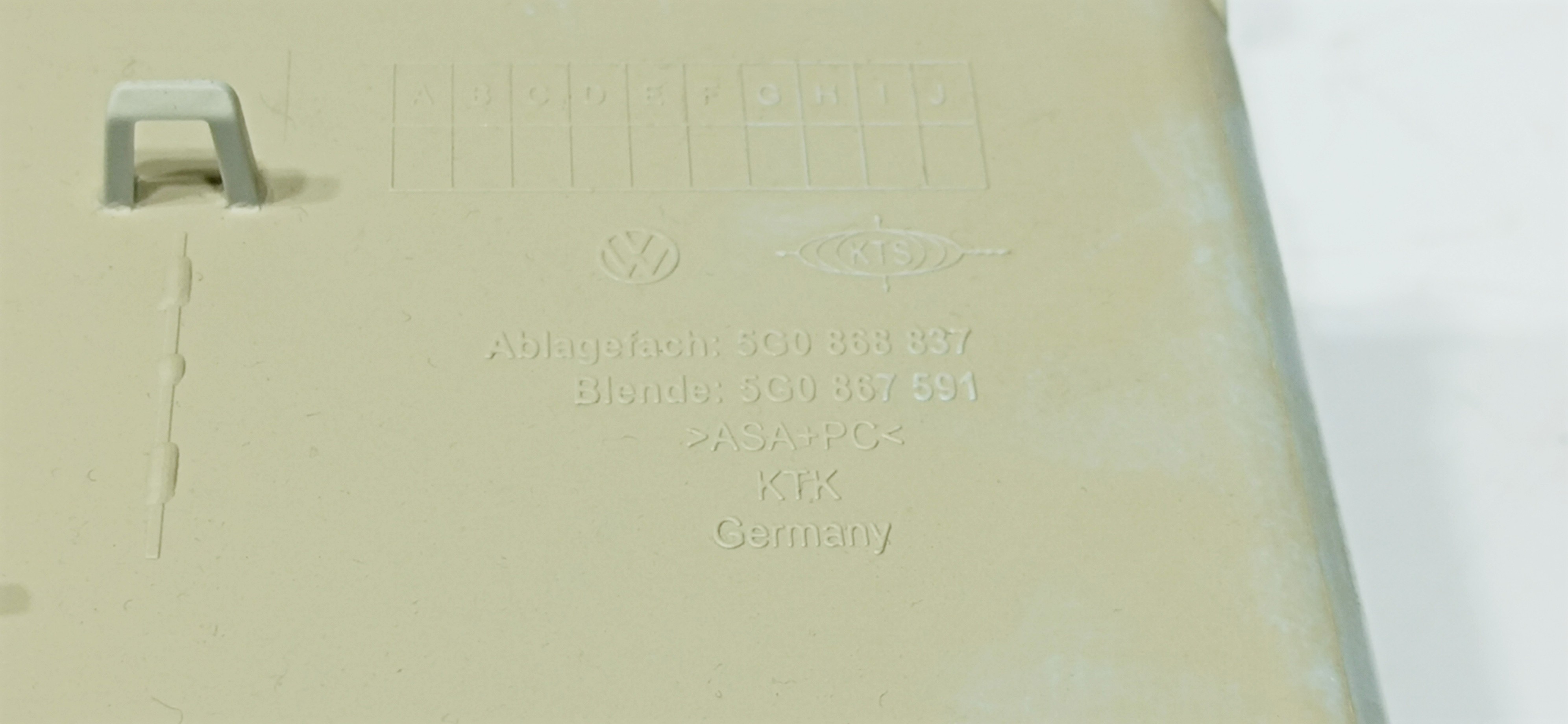 Plafoniera anteriore VOLKSWAGEN Golf VII (5G1, BQ1, BE1, BE2) Imagem-2