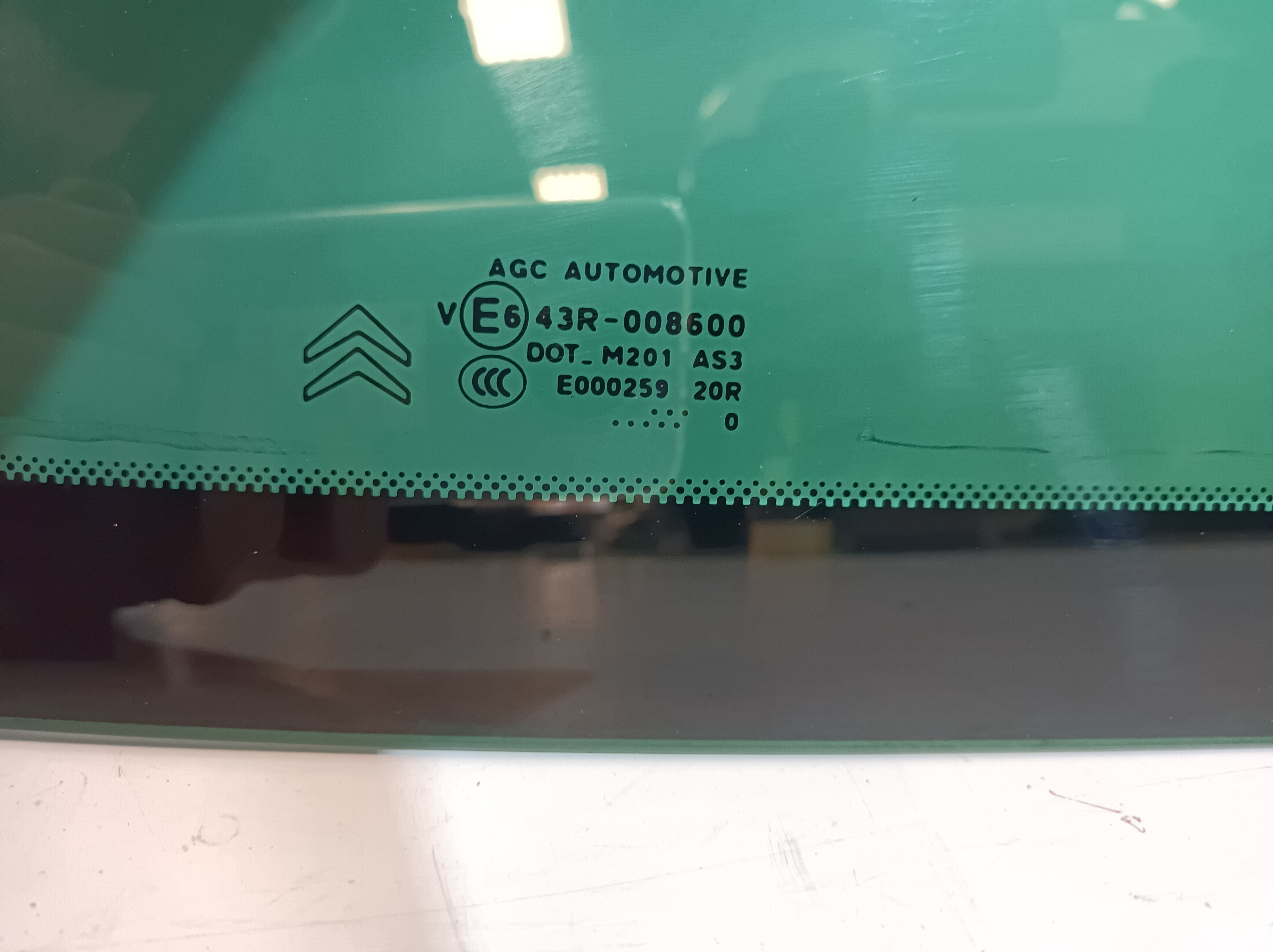 Vetro del pannello posteriore destro CITROËN DS3 Imagem-1