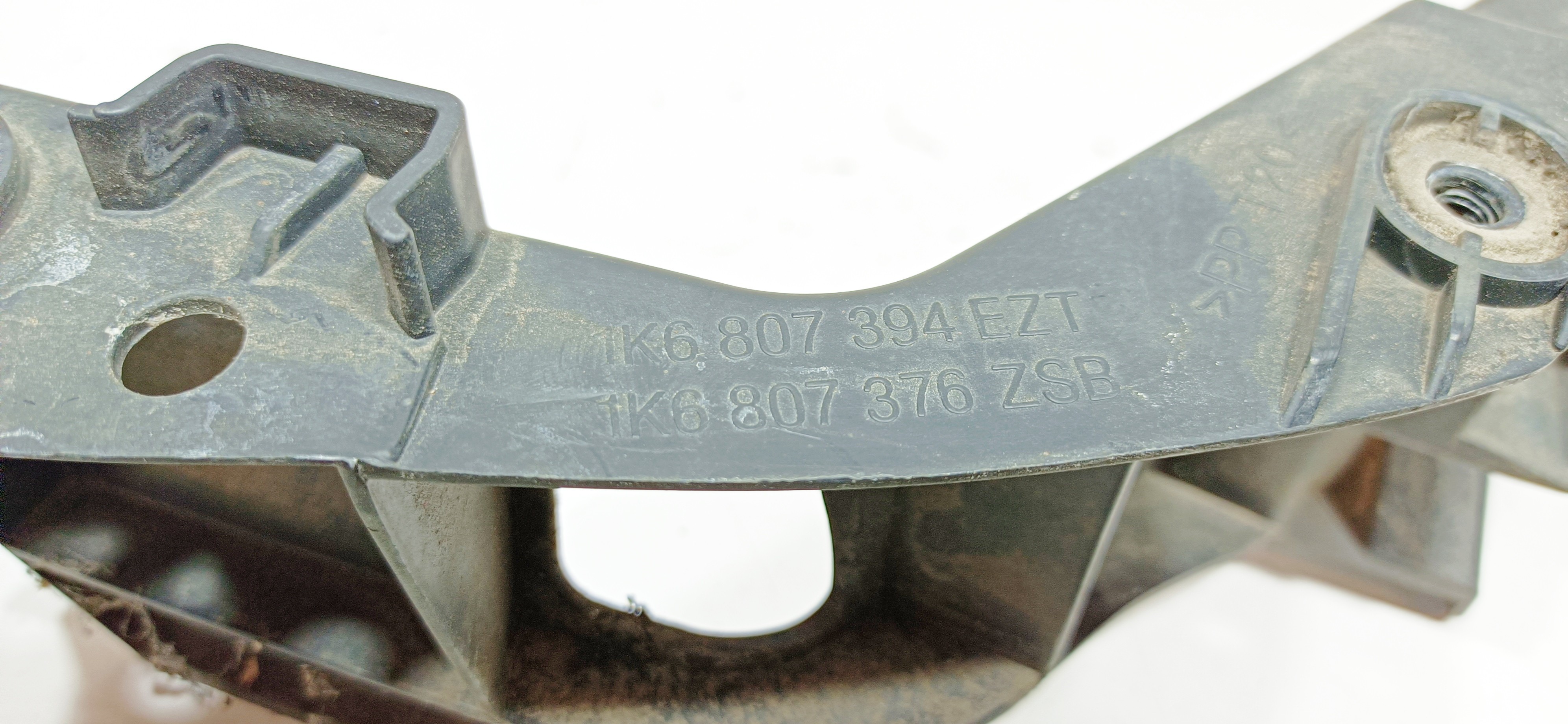 Guida paraurti anteriore destro VOLKSWAGEN Golf V (1K1) Imagem-2