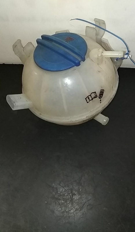 Réservoir/ Vase D'expansion De Liquide De Refroidissement AUDI A3 (8P1) Imagem-1