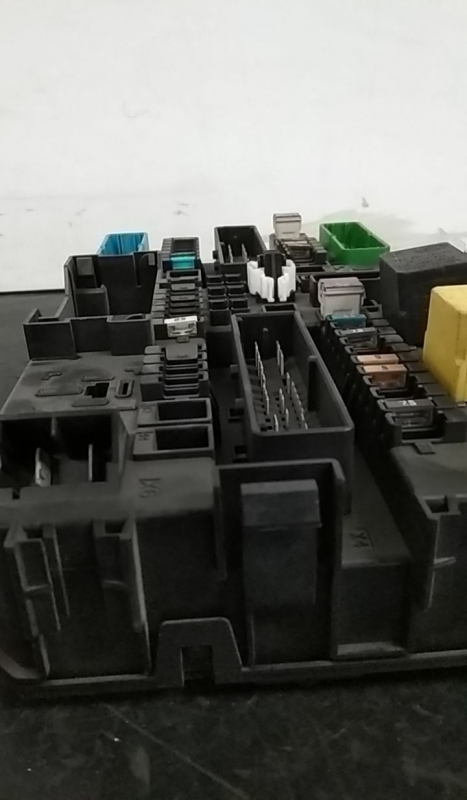 Scatola fusibili / SAM / BSI OPEL Astra H Caravan (L35) Imagem-3