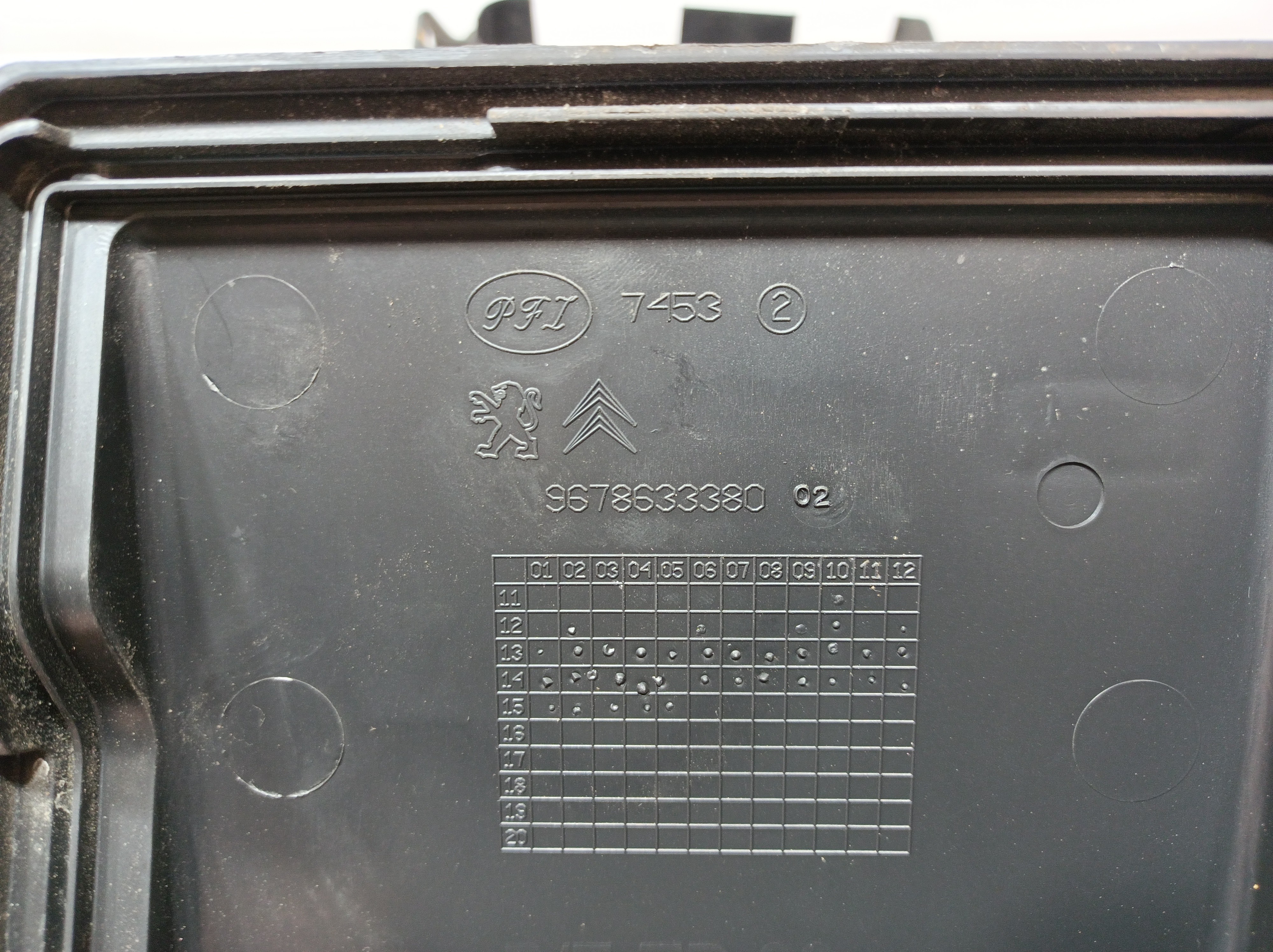 Boîte de fusibles / SAM / BSI PEUGEOT 308 II Imagem-4