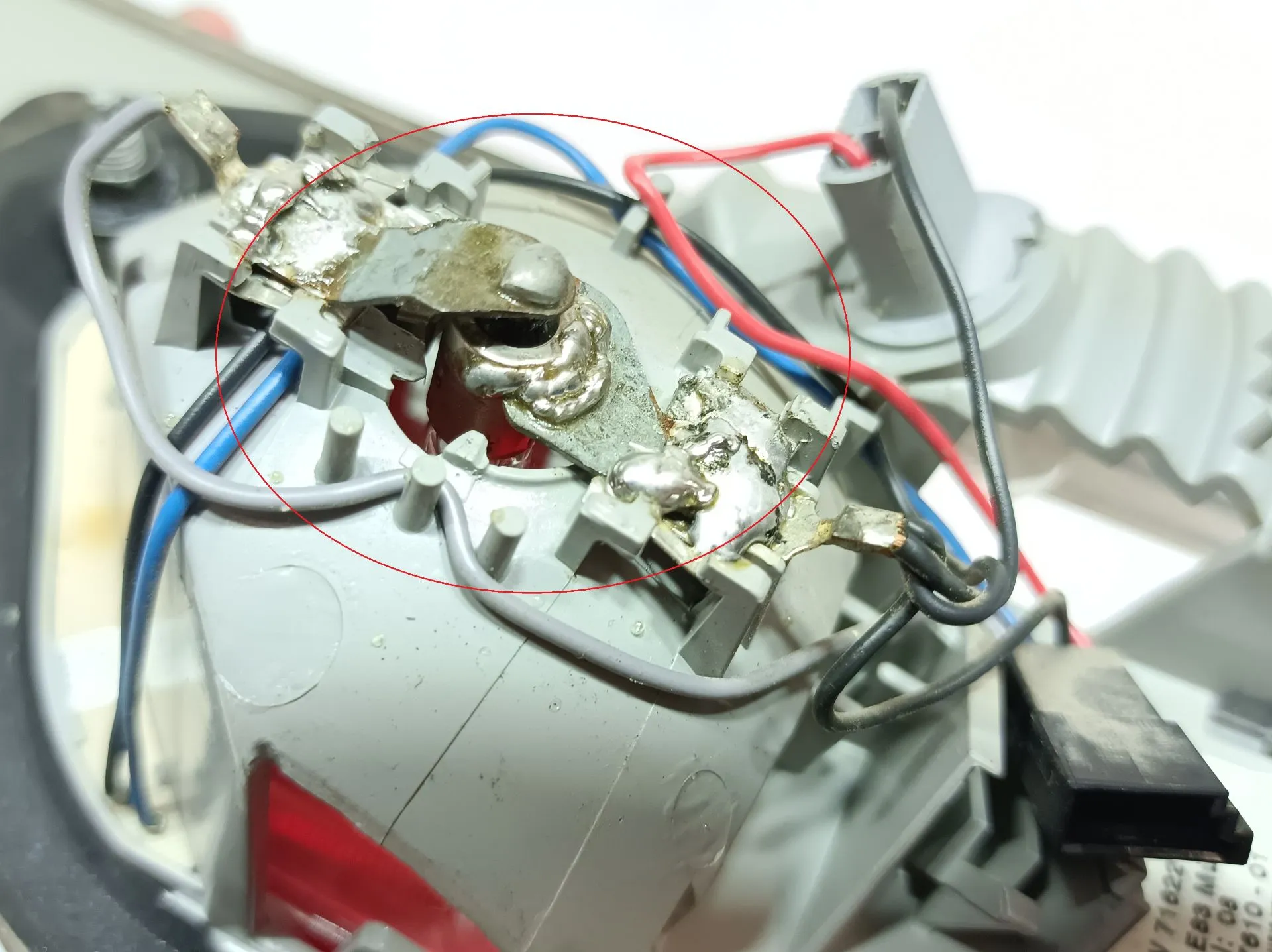 Piloto izquierdo del maletero BMW X3 (E83) Imagem-4