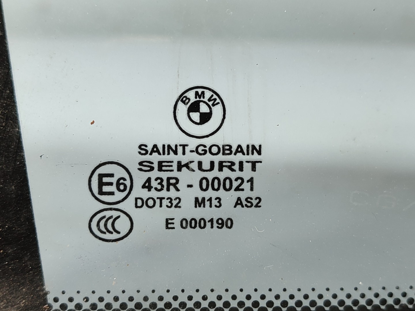 Left rear quarter glass BMW X3 (E83) Imagem-1