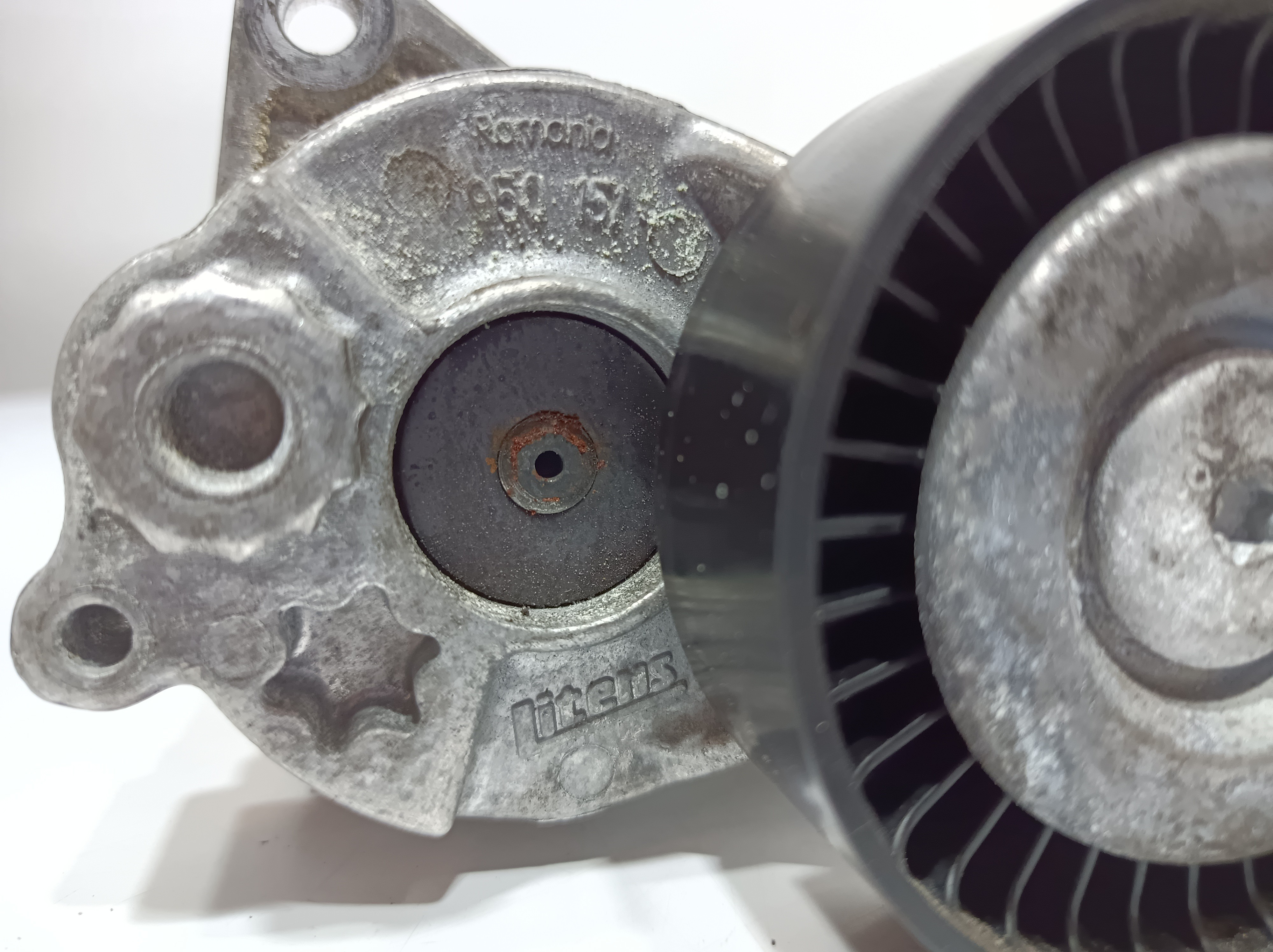 Tendeur de courroie d’alternateur MERCEDES-BENZ Classe C (W204) Imagem-2