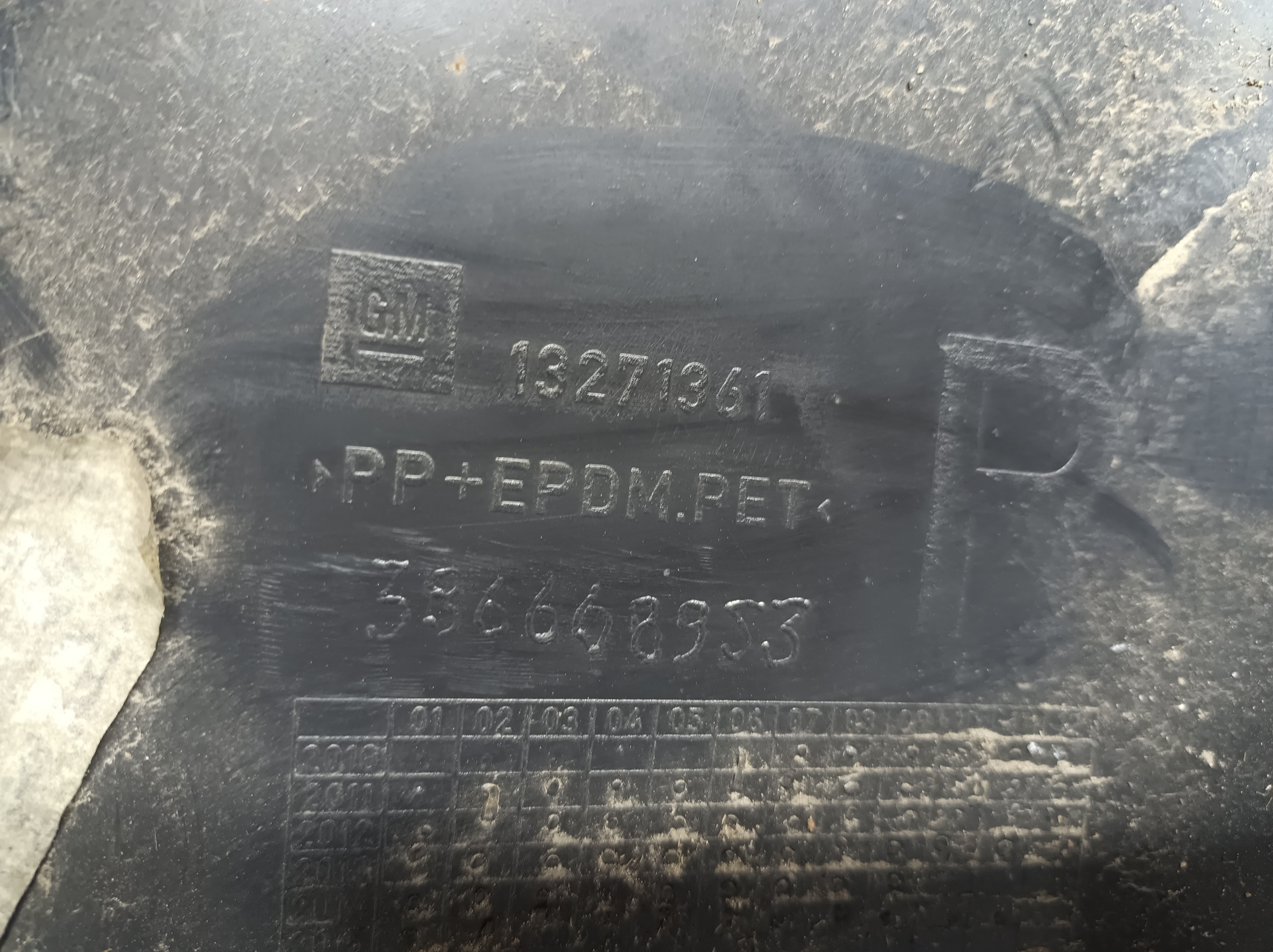 Rear wheel arch right OPEL Astra J Imagem-2