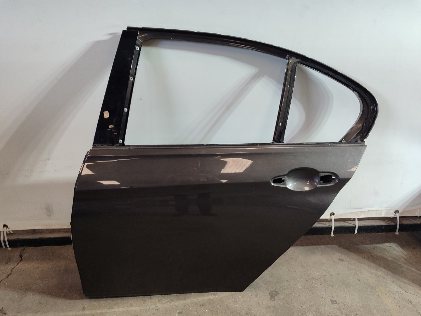 Porta trás esquerda BMW 3 (F30, F80) Imagem-0