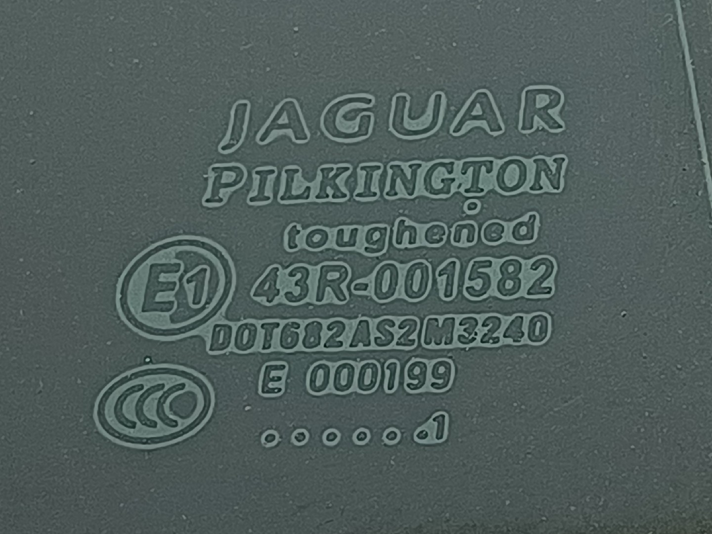 Right rear triangle window JAGUAR XF (X250) Imagem-1