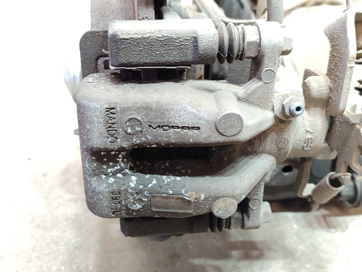 Étrier de frein arrière gauche FIAT Tipo Hatchback (357_) Imagem-1