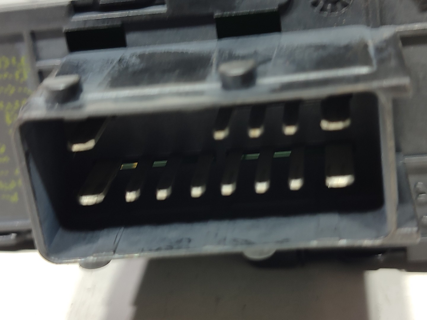 Commande / interrupteur lève-vitre Avant gauche PEUGEOT 208 Imagem-2