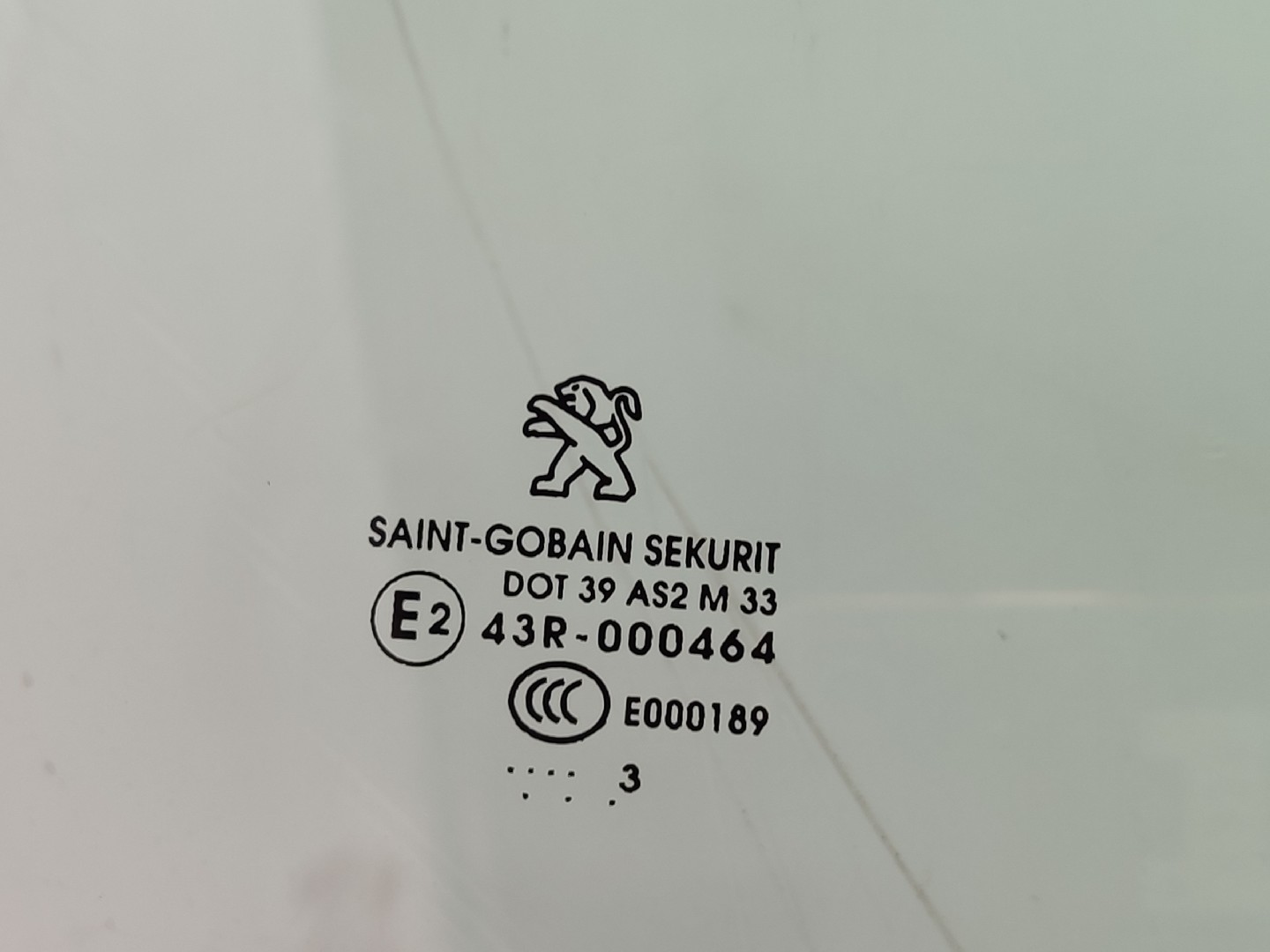 Vetro porta anteriore destra PEUGEOT 208 Imagem-1