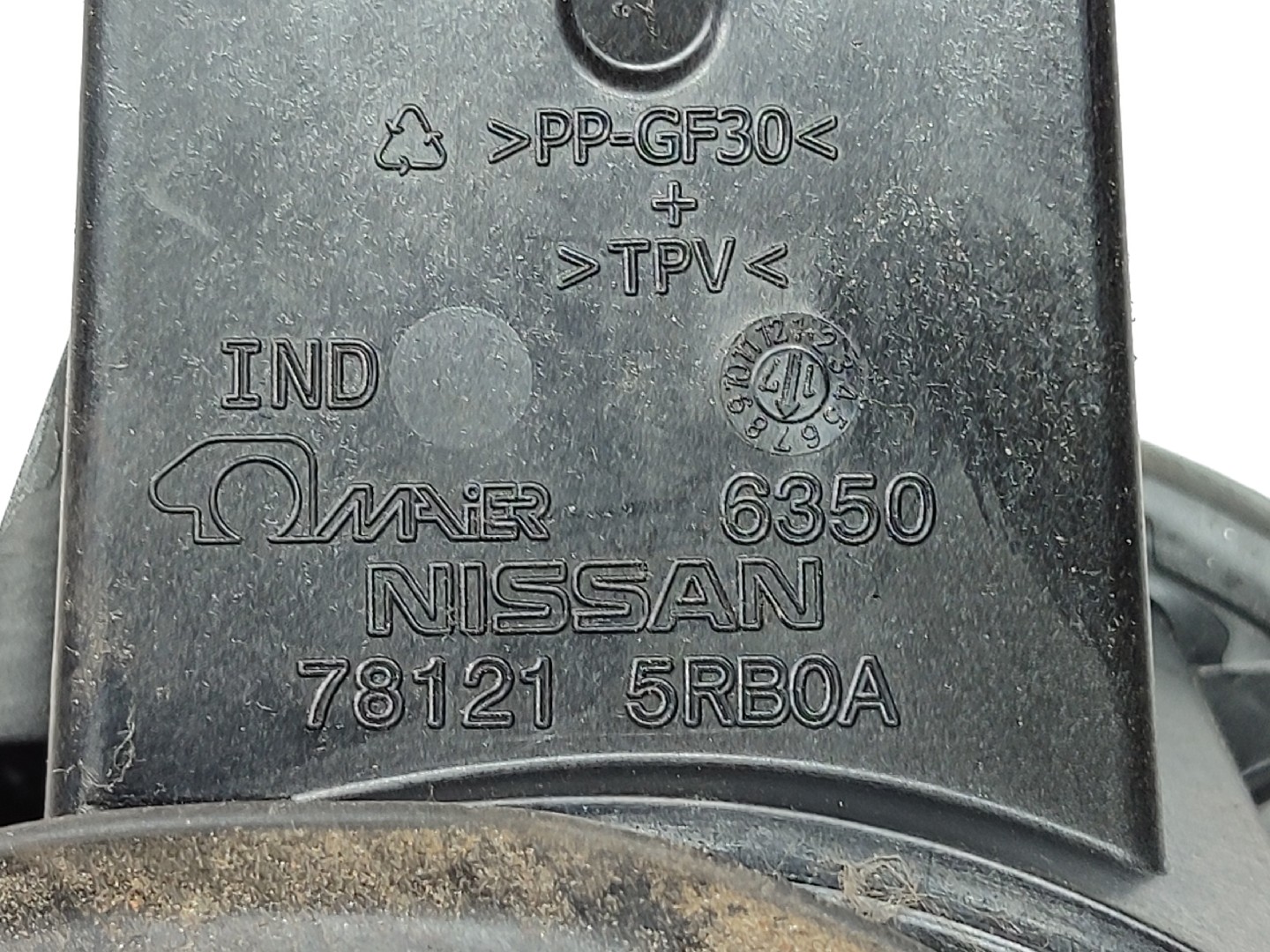 Bouchon/Volet De Trappe De Réservoir à Carburant  NISSAN Micra V (K14) Imagem-2