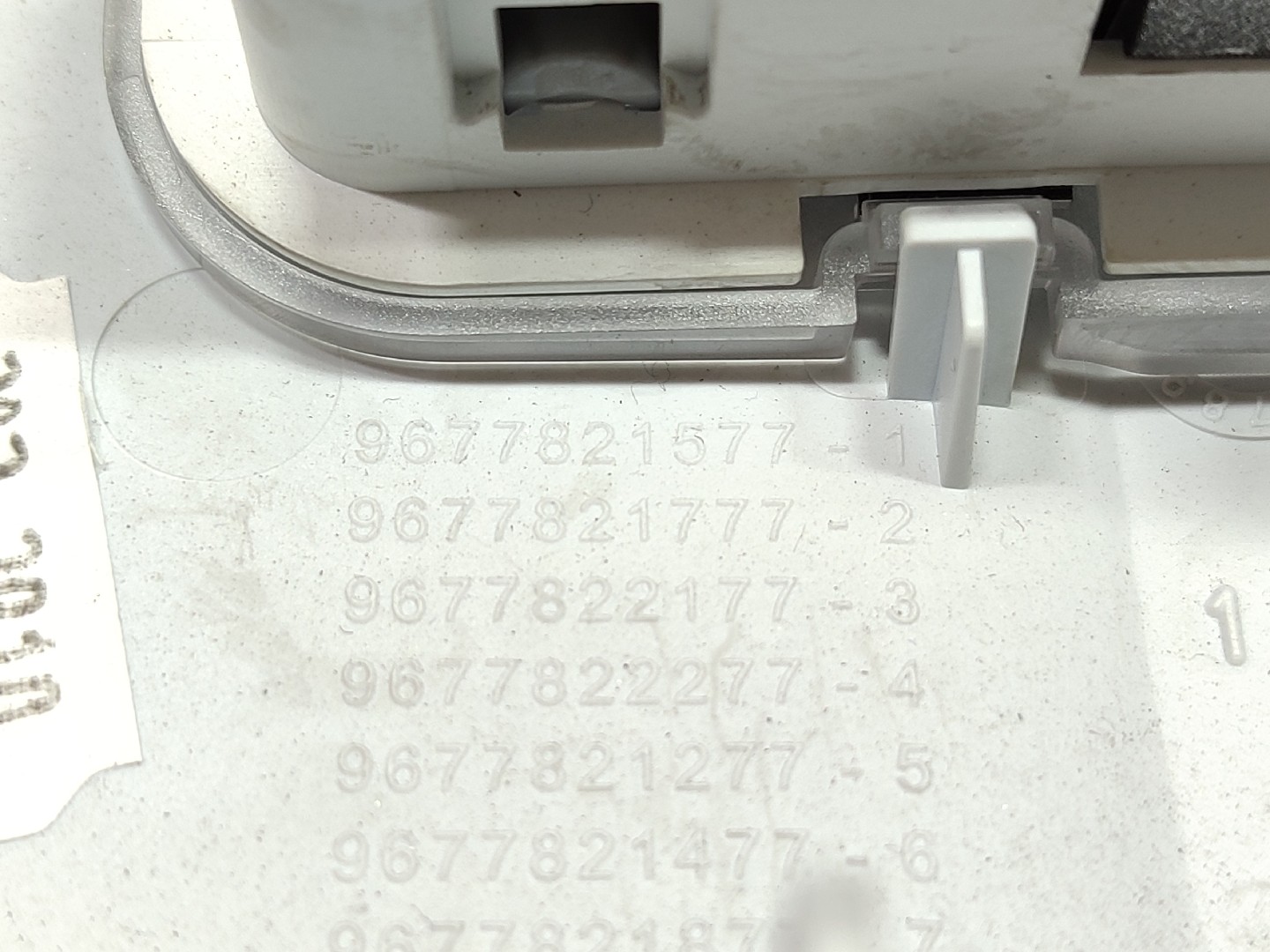 Plafoniera anteriore PEUGEOT 308 SW II Imagem-4