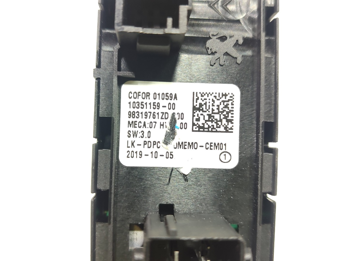 Commande / interrupteur lève-vitre Avant gauche PEUGEOT 308 SW II Imagem-4