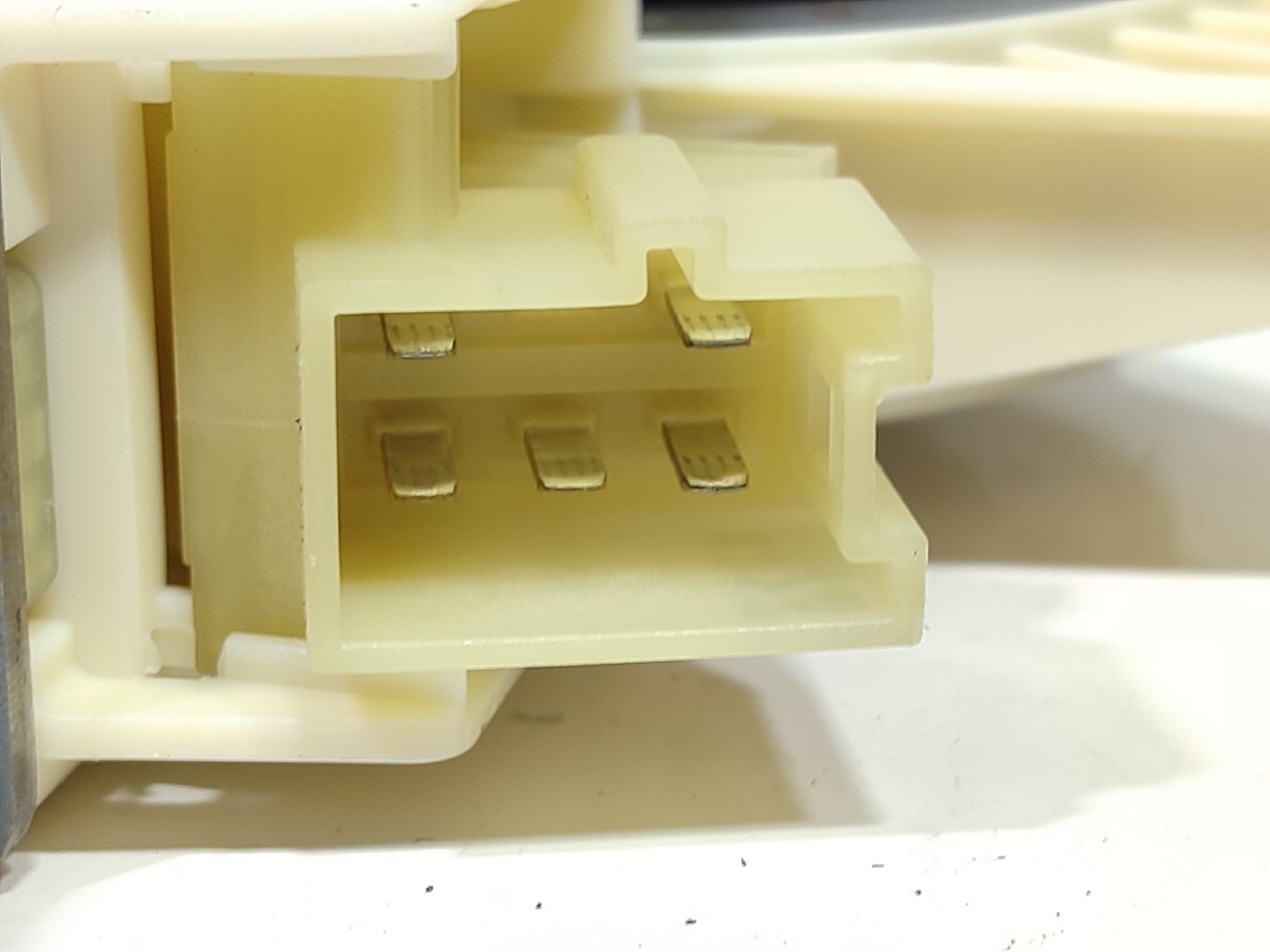 Moteur lève-vitre arrière Droite MERCEDES-BENZ Classe C (W204) Imagem-2