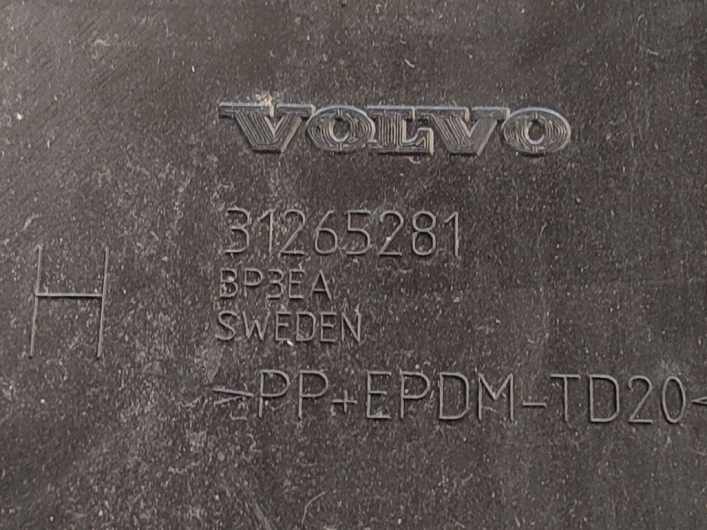 Guida paraurti anteriore destro VOLVO V60 I (155) Imagem-2