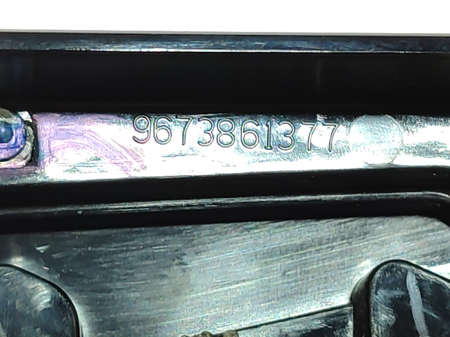 Panneau revêtement console centrale / radio PEUGEOT 208 Imagem-2