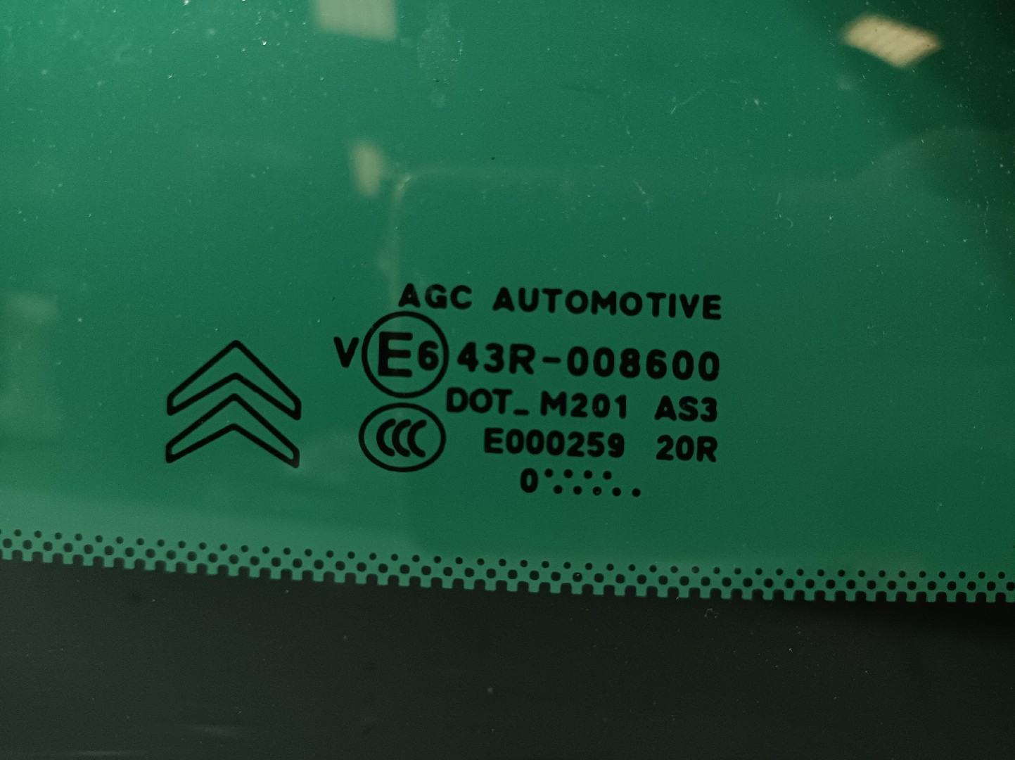 Vetro del pannello posteriore sinistro CITROËN DS3 Imagem-1