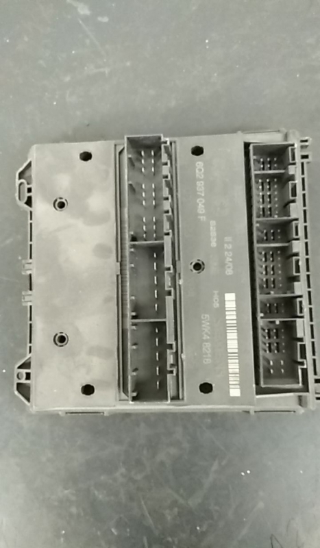 Scatola fusibili / SAM / BSI VOLKSWAGEN Polo (9N) Imagem-1