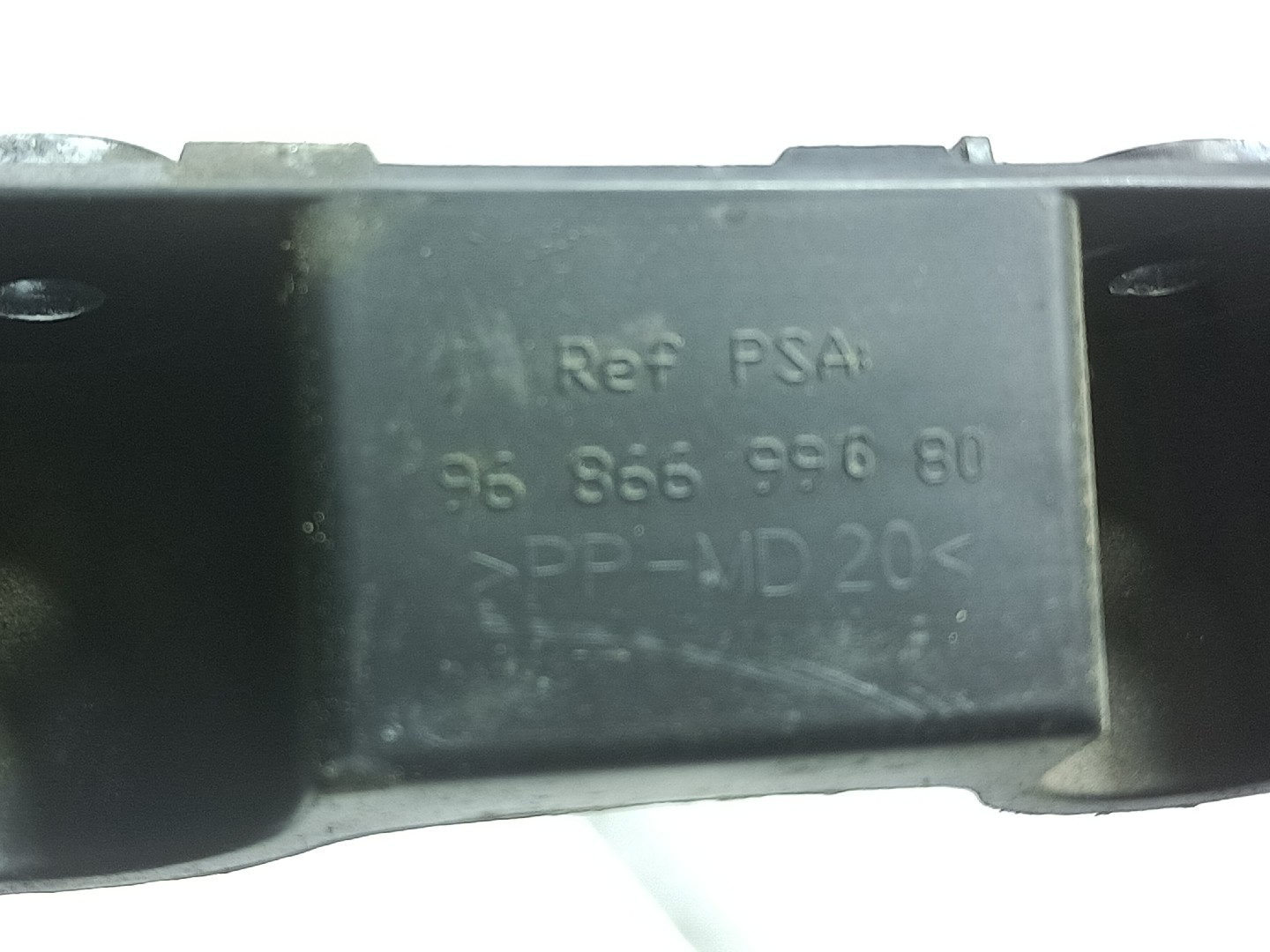 Front bumper guide right PEUGEOT 508 Imagem-2