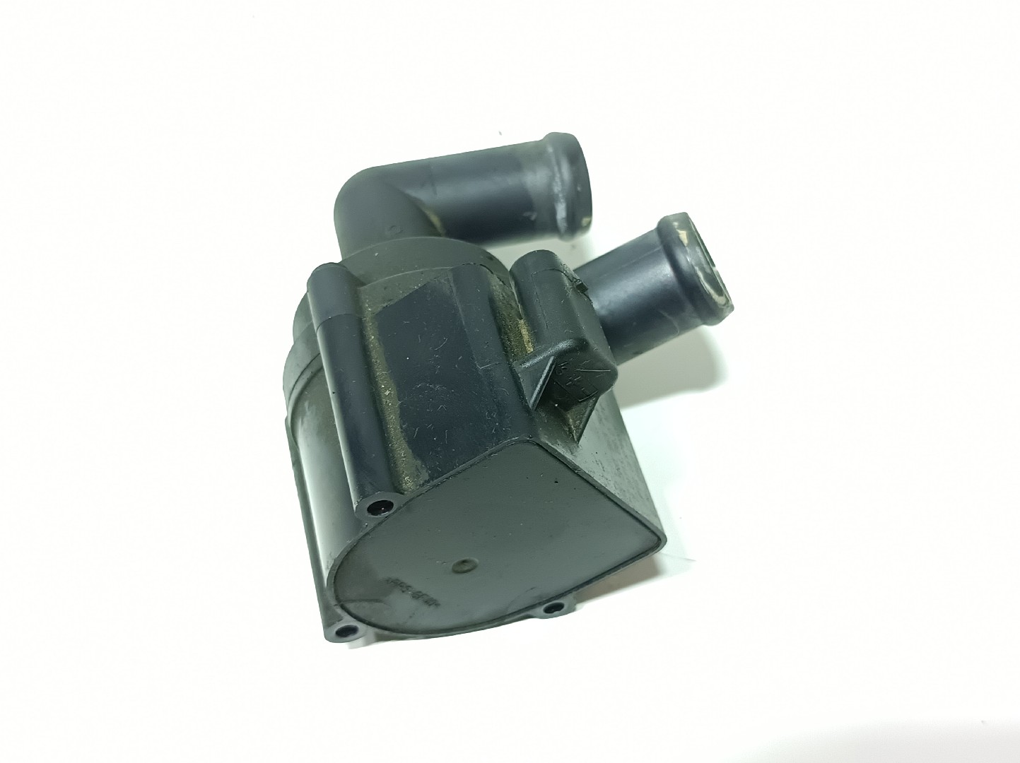 Water pump VOLKSWAGEN Golf VI (5K1) Imagem-1