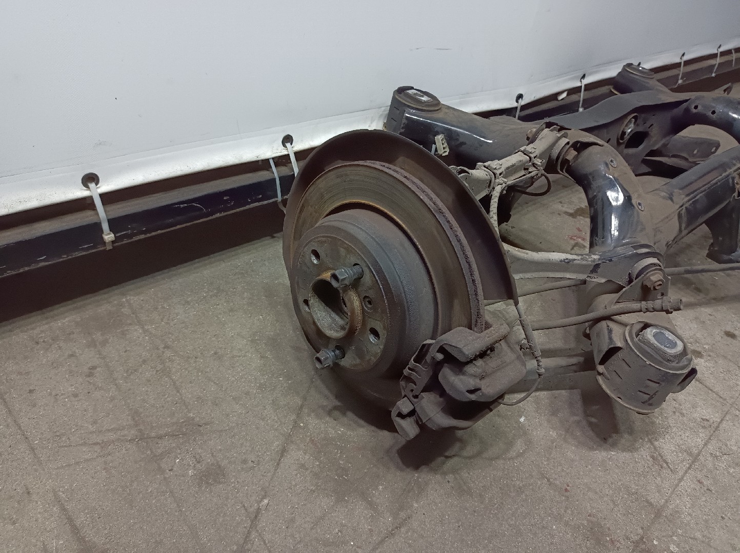 Essieu arrière à disques BMW 3 Touring (F31) Imagem-1