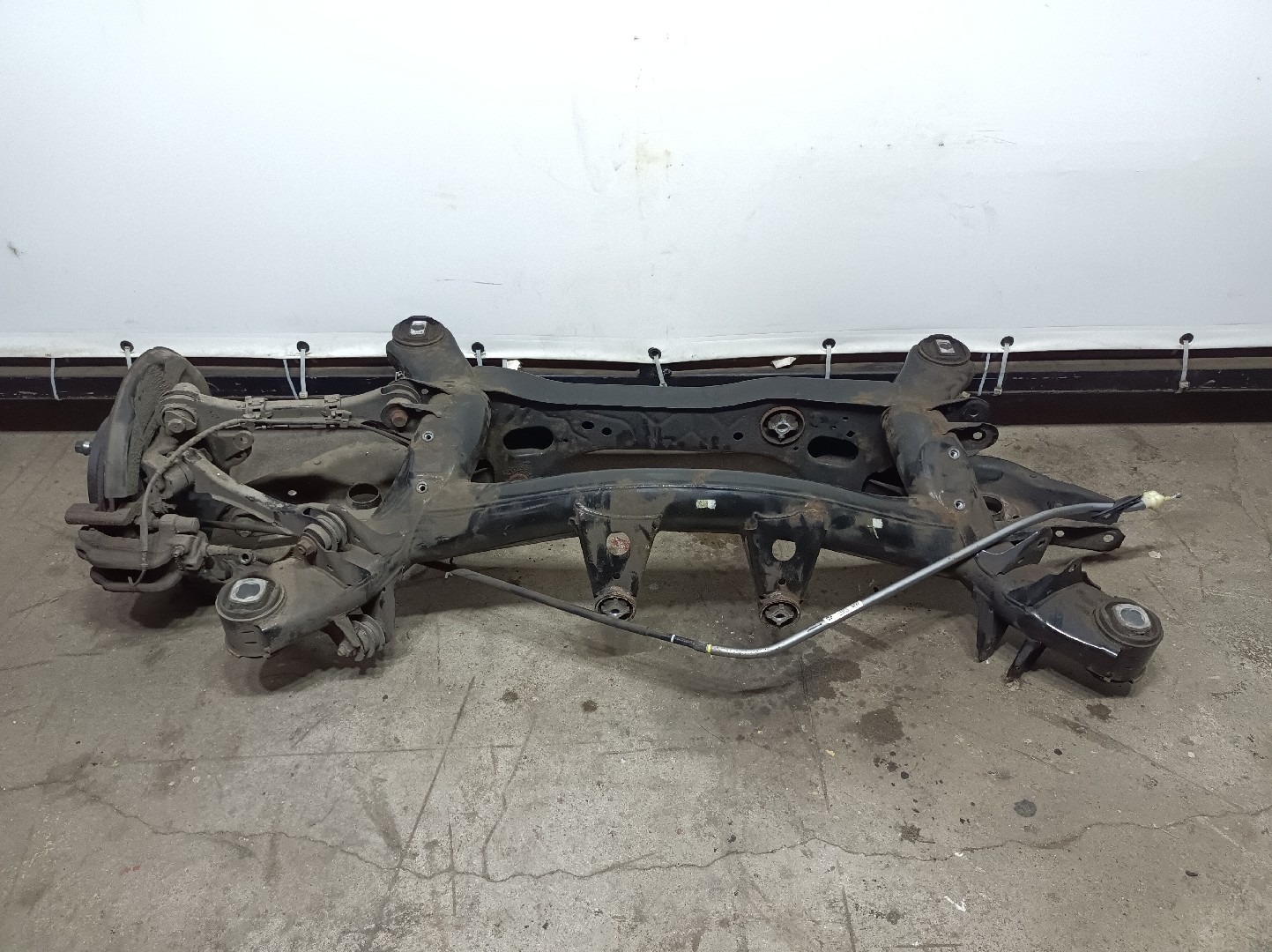 Essieu arrière à disques BMW 3 Touring (F31) Imagem-0