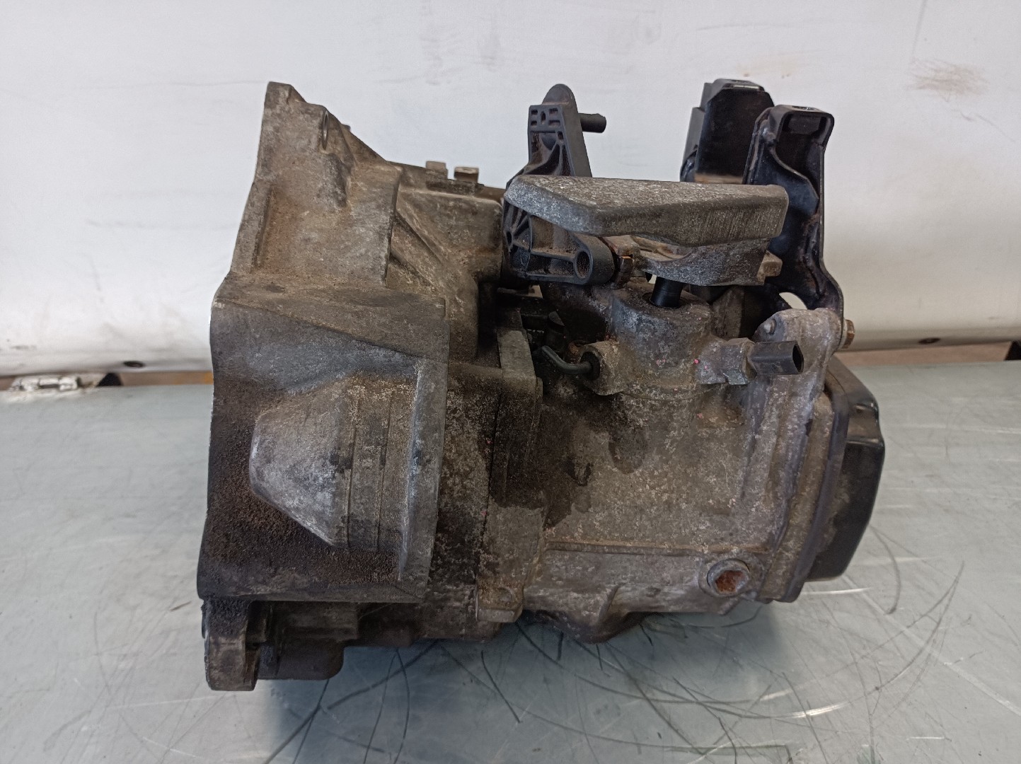 Cambio manual VOLKSWAGEN Polo (6R, 6C) Imagem-1