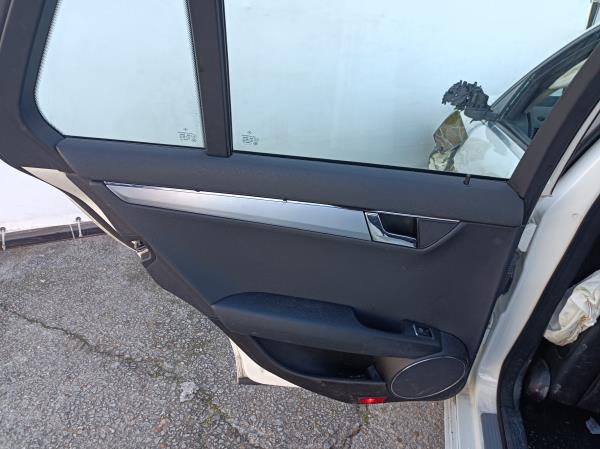Panel puerta trasero izquierdo MERCEDES-BENZ Classe C (W204) Imagem-0