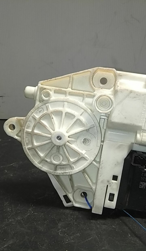 Moteur lève-vitre avant gauche RENAULT Megane III (BZ0_) Imagem-4