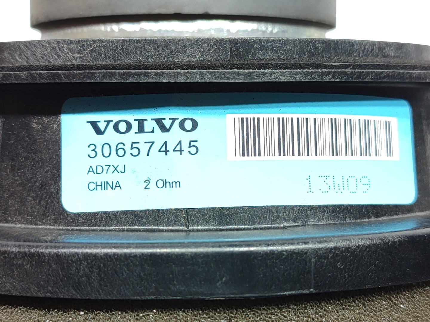 Sound system column / Speakers  VOLVO V40 Hatchback Imagem-4