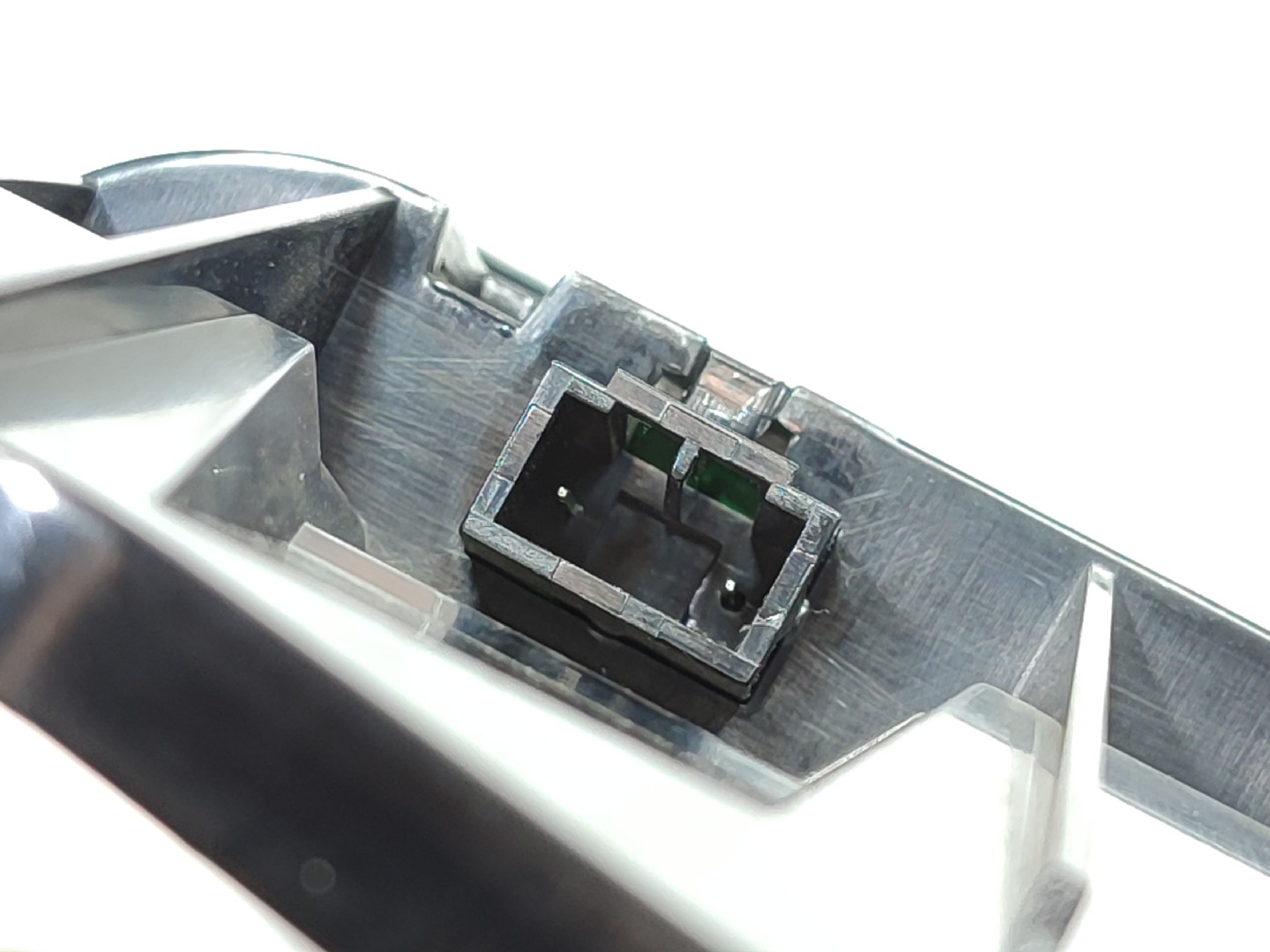 Luz stop adicional / 3º stop VOLVO S60 II (134) Imagem-2