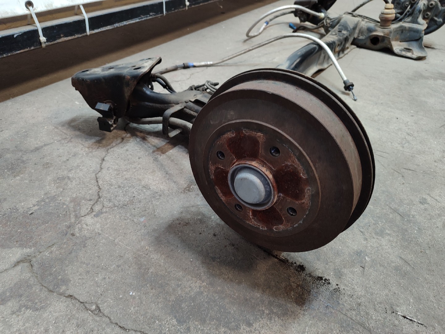 Essieu arrière à tambours CITROËN DS3 Imagem-1