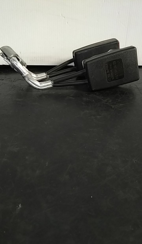 Boucle de ceinture centrale VOLKSWAGEN Golf V (1K1) Imagem-1