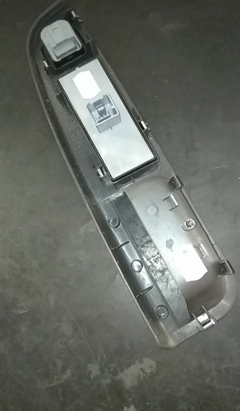 Commande / interrupteur lève-vitre Avant gauche VOLKSWAGEN Golf V (1K1) Imagem-2