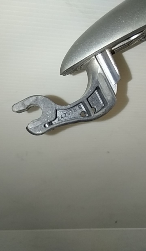 Puxador porta trás esquerdo RENAULT Megane III Grandtour (KZ0/1) Imagem-1