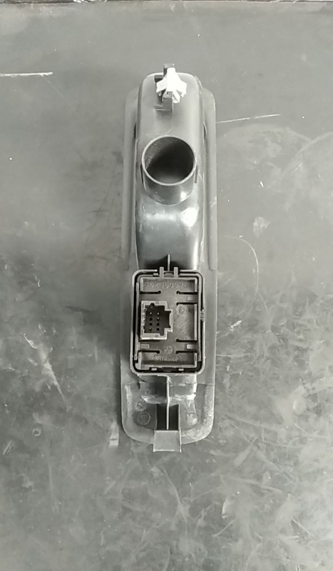 Commande / interrupteur lève-vitre Arrière Droite RENAULT Megane III (BZ0_) Imagem-1