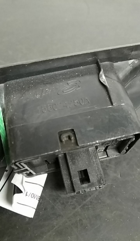 Comando / botão / interruptor vidros trás esquerdo RENAULT Megane III (BZ0_) Imagem-3