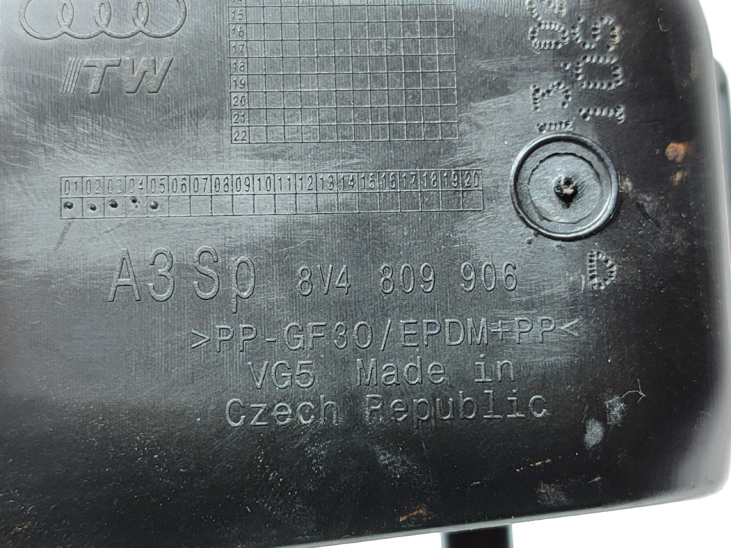 Tappo serbatoio carburante AUDI A3 (8V1, 8VK) Imagem-3