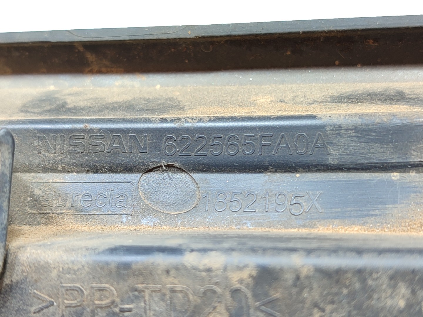 Griglia anteriore NISSAN Micra V (K14) Imagem-2