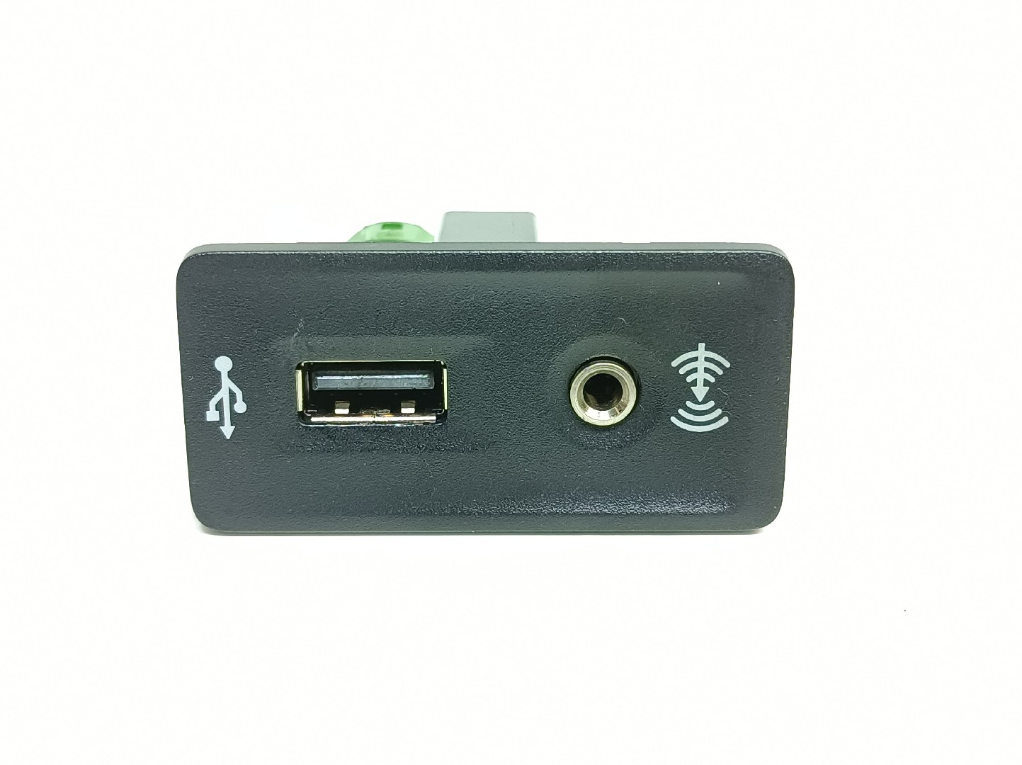 USB / AUX / iPod Socket Connector SEAT Leon (5F1) Imagem-0