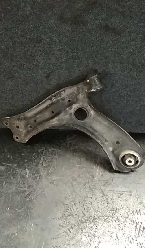 Braccio di sospensione anteriore destra SEAT Ibiza IV SportCoupe (6J1, 6P5) Imagem-1