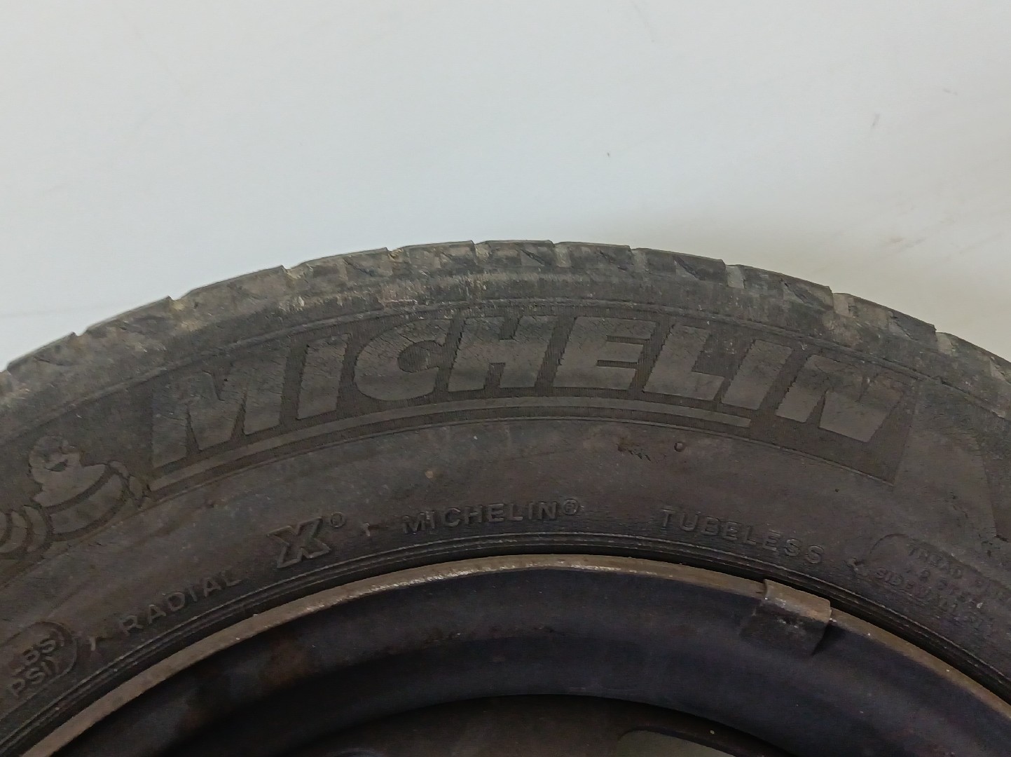 Roue de secours PEUGEOT 208 Imagem-1