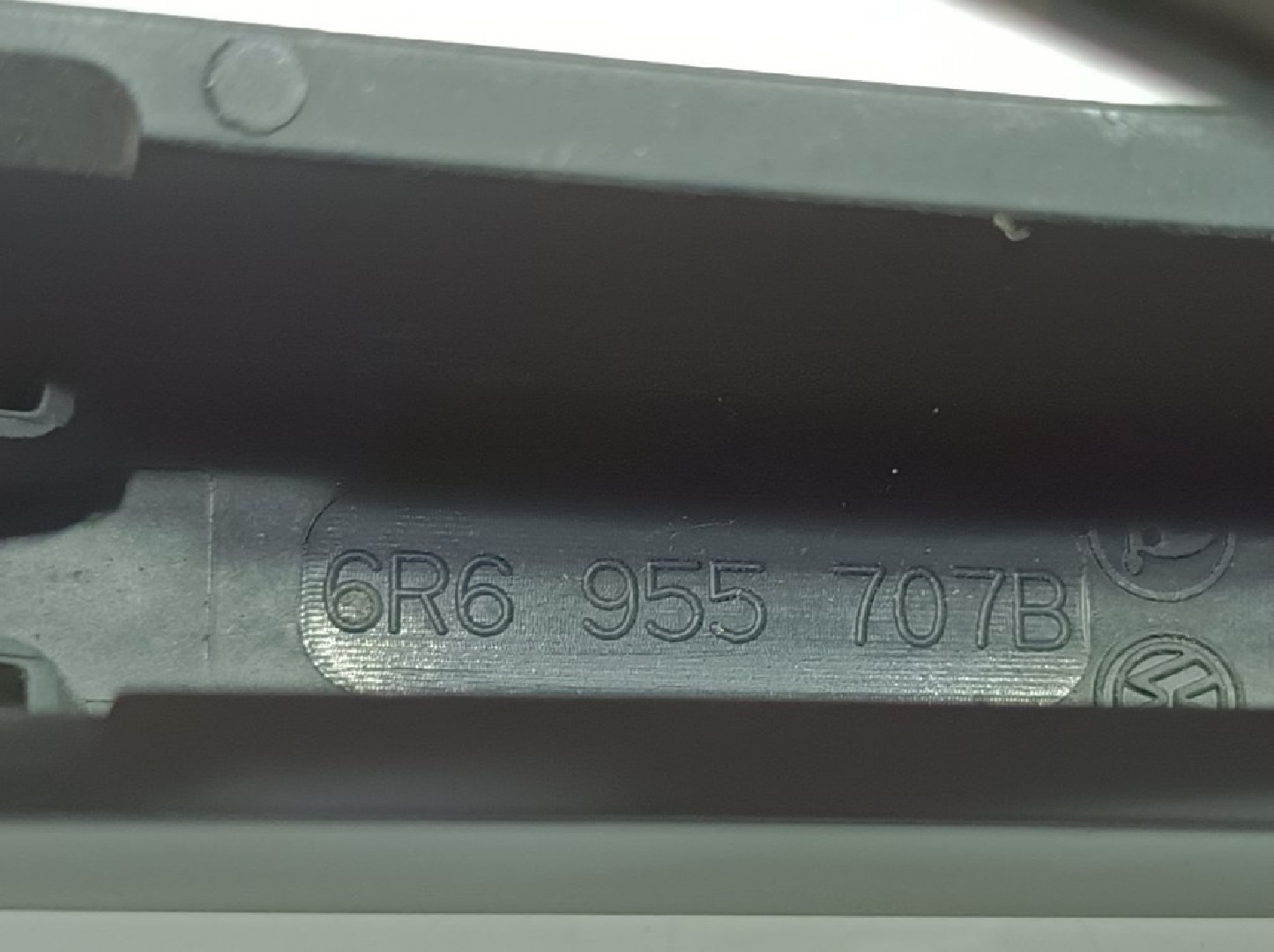 Bras / tige d'essuie-glace arrière VOLKSWAGEN Polo (6R, 6C) Imagem-1