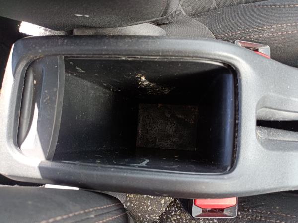 Bracciolo  PEUGEOT 2008 I (CU_) Imagem-1