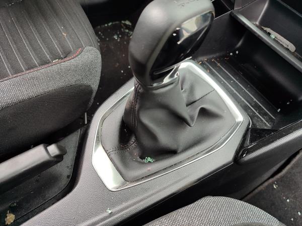 Gear lever shifter / knob  PEUGEOT 208 II Imagem-1