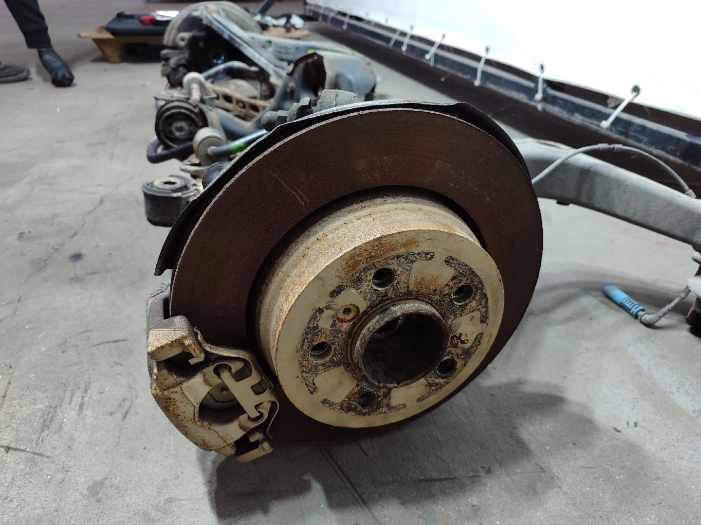 Eje trasero con discos BMW X3 (E83) Imagem-2